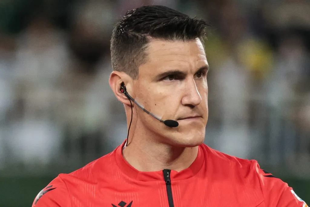 O arbitro Rafael Rodrigo Klein. Foto: Robson Mafra/AGIF