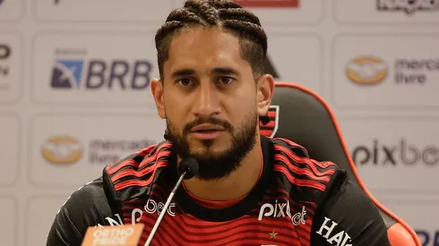 Foto: Gilvan de Souza / CRF - Pablo acerta com o Botafogo