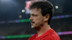 Foto: Lucas Merçon/Fluminense - Fernando Diniz esboça escalação contra o Bangu