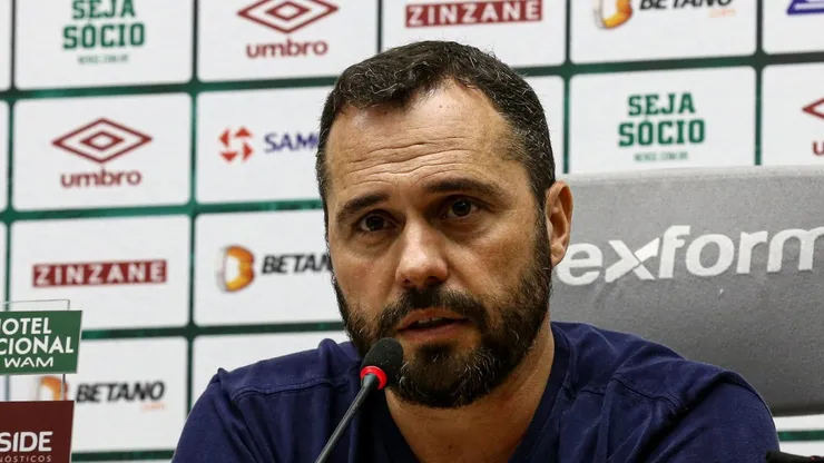 Presidente do Fluminense dá coletiva de imprensa. FOTO: LUCAS MERÇON/FLUMINENSE F.C.