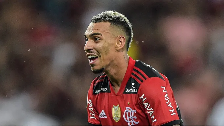 Matheuzinho em ação no Brasileirão de 2021. Foto: Thiago Ribeiro/AGIF