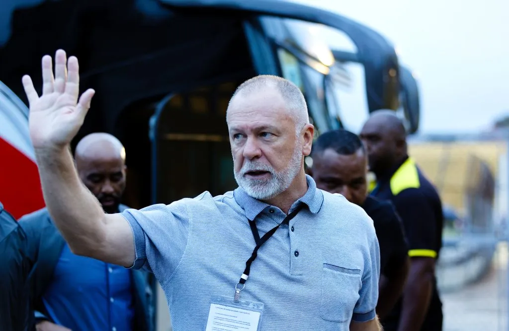 Mano Menezes foi defendido pelos ex-jogadores – Foto: Fabio Giannelli/AGIF.