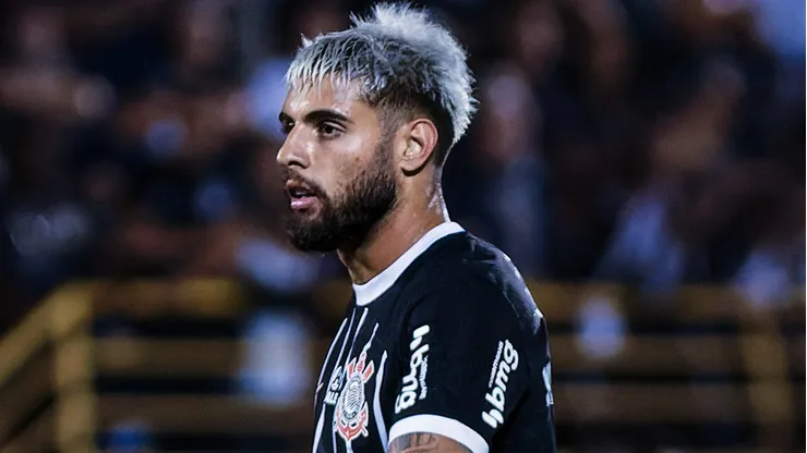 Yuri teve um "desentendimento" com Mano Menezes no Corinthians - Foto: Fabio Giannelli/AGIF.