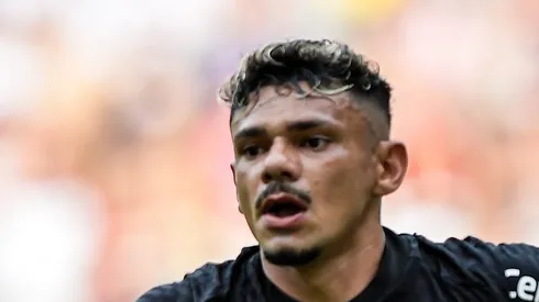 Tiquinho Soares pertence ao Botafogo. Foto: Thiago Ribeiro/AGIF