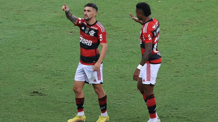 Arrascaeta durante jogo do Campeonato Brasileiro 2023. Foto: Buda Mendes/Getty Images.