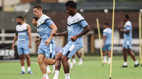 Fábio Carille monta Santos para o Clássico. Foto: Reinaldo Campos/AGIF