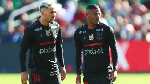 Arrascaeta e De La Cruz juntos, no jogo contra o Philadelphia Union. Foto: Gilvan de Souza / Flamengo