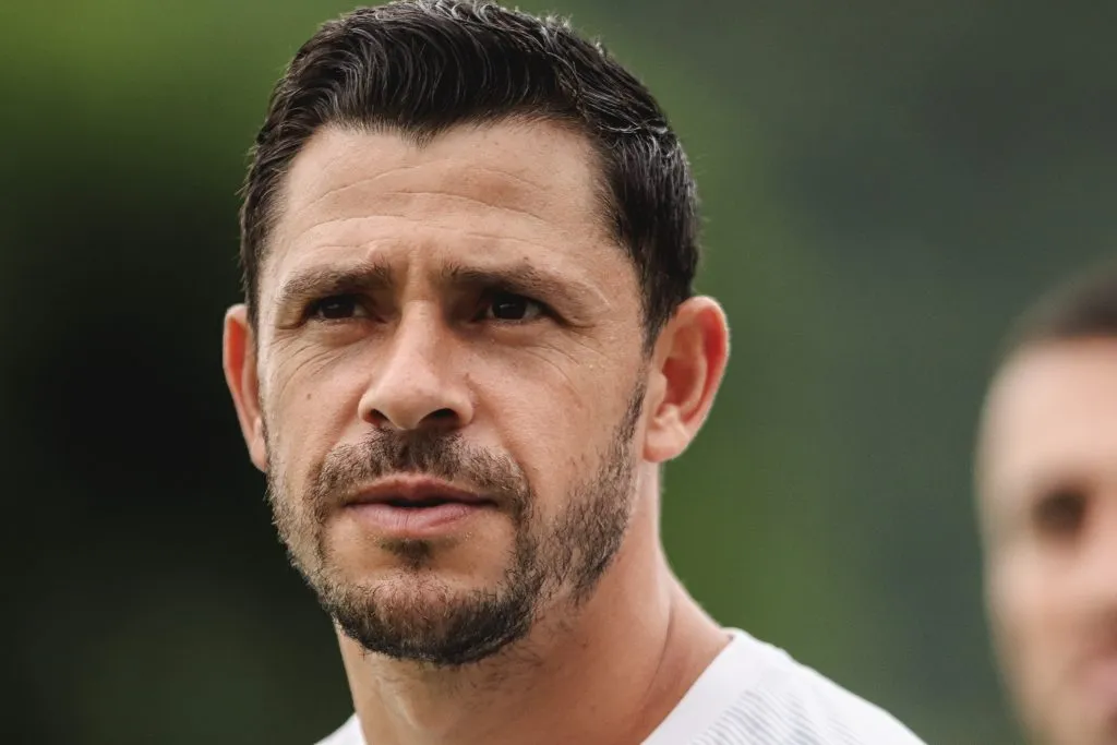 SP – SANTOS – 18/01/2024 – SANTOS, TREINO – Giuliano jogador do Santos durante treino no Centro de Treinamento CT Rei Pele. Foto: Reinaldo Campos/AGIF