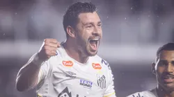 Giuliano comemora gol marcado pelo Santos - Foto: Raul Baretta/Santos FC