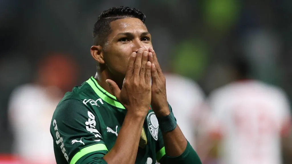 Criticas da torcida do Palmeiras podem fazer Rony deixar o Palmeiras. Foto: César Greco- Palmeiras