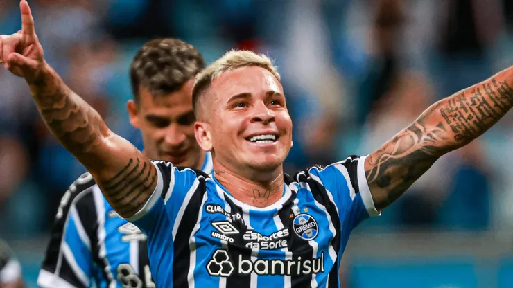 Soteldo comemorando gol pelo Imortal. Foto: Maxi Franzoi/AGIF