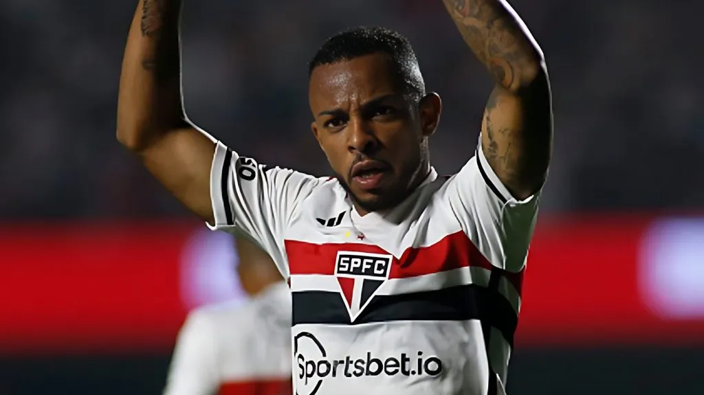 Foto: Miguel Schincariol/Getty Images - Wellington comemorando pelo São Paulo