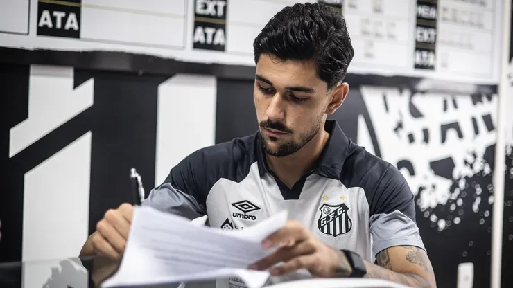 João Basso está com negociações avançadas pelo Santos para ser emprestado a time chinês - Foto: Raul Baretta/Santos