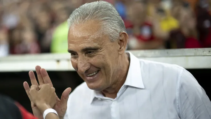 O técnico vem realizando modificações no elenco para a temporada