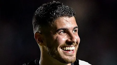 Pedro Raul está fechando com o Corinthians para 2024 - Foto: Thiago Ribeiro/AGIF