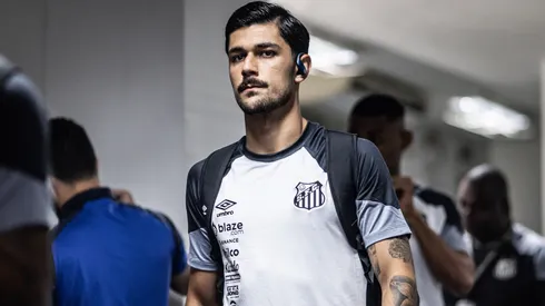 João Basso, zagueiro do Santos – Foto: Raul Baretta/Santos FC