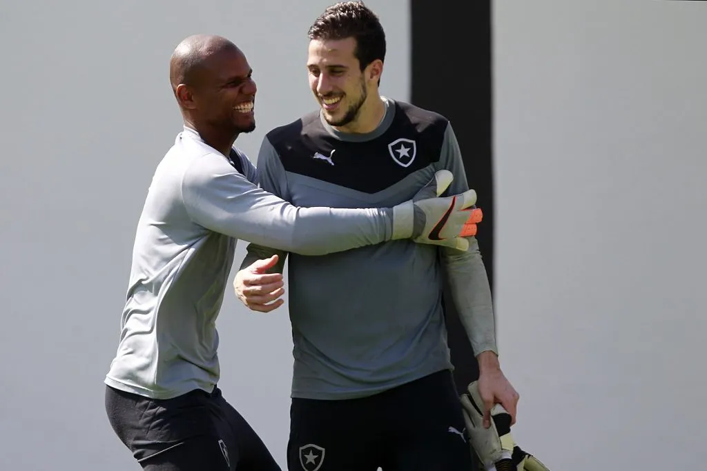 Helton Leite teve projeção no Brasil ao atuar no Botafogo junto de Jefferson – Foto: Vitor Silva/SSPress/Botafogo.