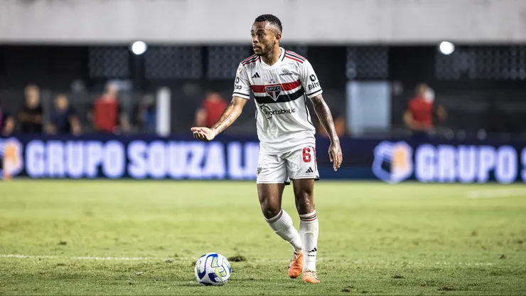 Thiago Carpini aprovou a partida de Welington. Foto: Abner Dourado/AGIF