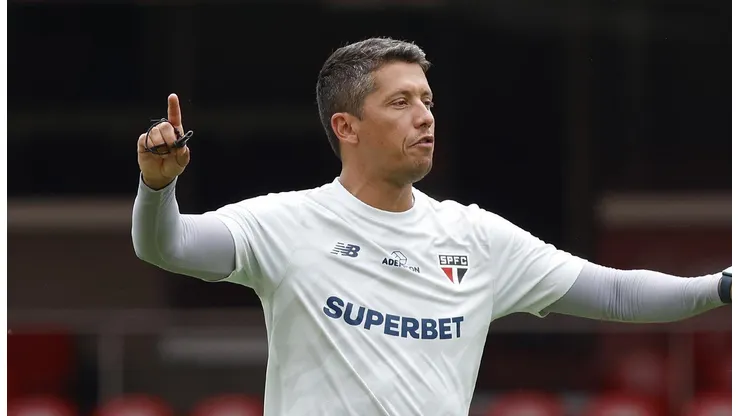 Thiago Carpini não contará com volante negociado com futebol argentino. Foto: Rubens Chiri / saopaulofc