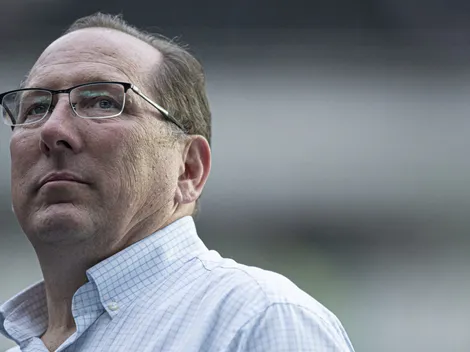 Em tom preocupado, Textor responde torcedor na internet sobre negociação com Wilson Manafá