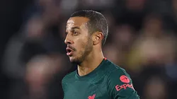 Thiago Alcântara, em ação pelo Liverpool - Foto: Ryan Pierse/Getty Images