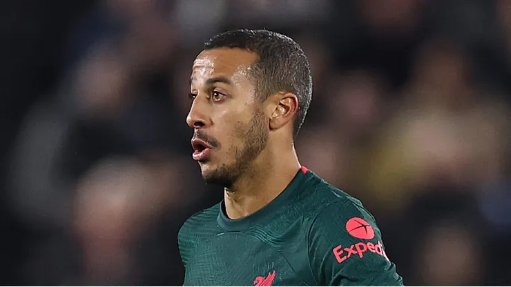 Thiago Alcântara, em ação pelo Liverpool - Foto: Ryan Pierse/Getty Images