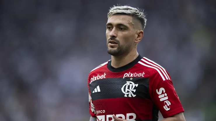 Arrascaeta confirma a contratação de Viña. Foto: Jorge Rodrigues/AGIF