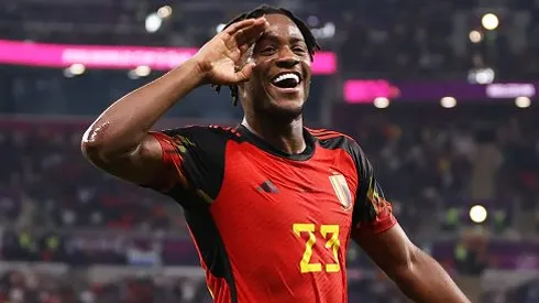 Foto: Clive Brunskill/Getty Images - Batshuayi comemorando gol pela Seleção Belga, na Copa do Mundo de 2022