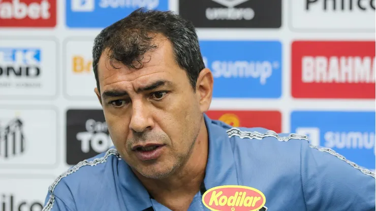 Fábio Carille é o motivo por Santos ser acionado na FIFA