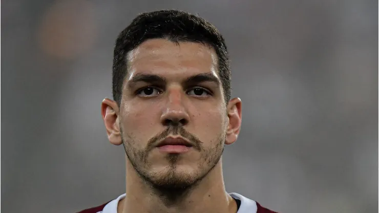 Nino ex-Fluminense se envolve em negócio que pode ajudar o Flamengo Foto: Thiago Ribeiro/AGIF
