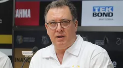 Foto: Reinaldo Campos/AGIF - Marcelo Teixeira pelo Santos em entrevista coletiva