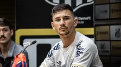 Maxi Silvera só jogou 12 partidas pelo Santos em seis meses e hoje voltou ao Uruguai - Foto: Raul Baretta/Santos FC