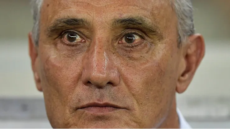Tite é informado que contratação está cancelada Foto: Thiago Ribeiro/AGIF
