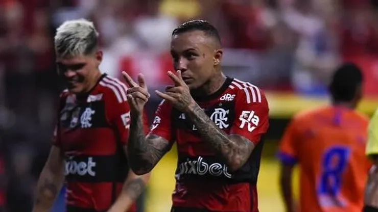 Cebolinha brilhou na Arena da Amazônia. Foto: Gilvan de Souza e Marcelo Cortes / CRF
