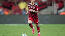 Foto: Gil Gomes/AGIF - Varela foi bem na estreia do Flamengo em 2024