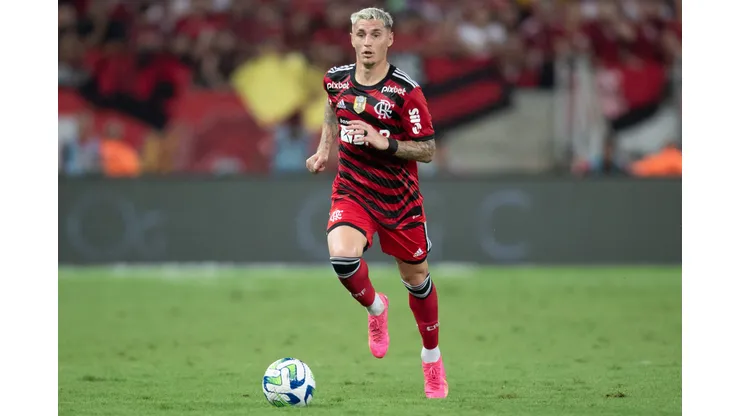 Foto: Gil Gomes/AGIF - Varela foi bem na estreia do Flamengo em 2024