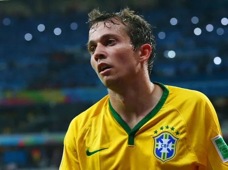 Foi confirmado por amigo pessoal: Bernard aparece no mercado do Flamengo