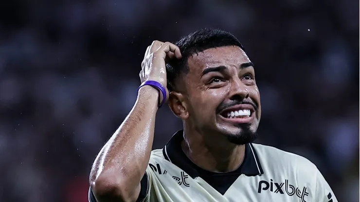 Matheus Bidu perdeu espaço na lateral do Corinthians. Foto: Fabio Giannelli/AGIF