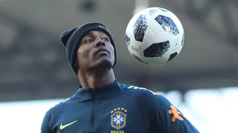 Douglas Costa, em treino da Seleção Brasileira - Foto: Lucas Figueiredo/CBF