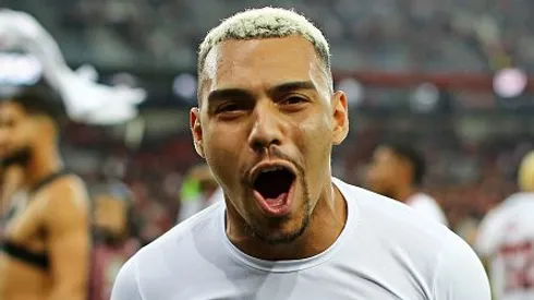 Foto: Heuler Andrey/Getty Images - Matheuzinho em partida pelo Flamengo na Copa do Brasil de 2022