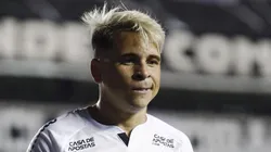 Soteldo com a camisa santista (Photo by Sebastiao Moreira-Pool/Getty Images)