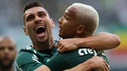 Deyverson e Moisés comemoram gol marcado pelo Palmeiras - Foto: Divulgação/SE Palmeiras
