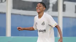 Hyan, meio-campista do time Sub-20 do Santos - Foto: Pedro Ernesto Guerra Azevedo/Santos FC