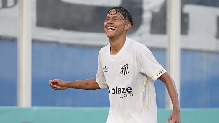 Hyan, meio-campista do time Sub-20 do Santos - Foto: Pedro Ernesto Guerra Azevedo/Santos FC