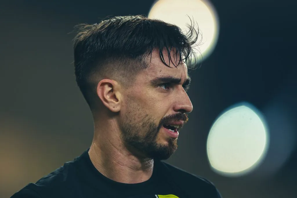 Igor Coronado, em ação pelo Al-Ittihad – Foto: Yasser Bakhsh/Getty Images