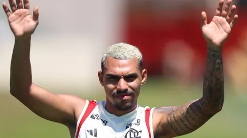 Foto: Gilvan de Souza / Flamengo - Matheuzinho recebe proposta de clube da Série A