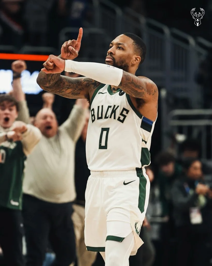 Lillard: cesta no ‘Dame Time’ para dar a vitória aos Bucks (Foto: Twitter / Milwaukee Bucks)