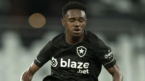 Jeffinho se surpreendeu com torcedores do Botafogo. Foto: Jorge Rodrigues/AGIF