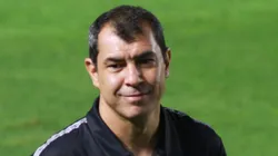 Treeinador Fabio Carille novo tecnico do Santos durante partida contra o Bahia no estadio Vila Belmiro pelo campeonato Brasileiro A 2021. Foto: Fernanda Luz/AGIF