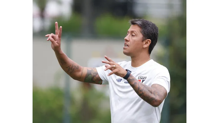 Foto: Rubens Chiri/saopaulofc.net - Carpini tem que tomar decisões no São Paulo